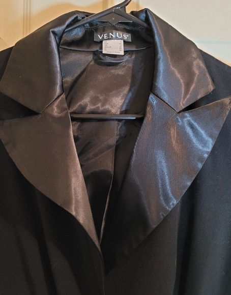 Venus Tuxedo Romper - Picture 2 of 6